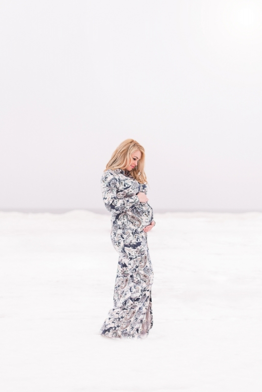 Fotosesija Ziemā Sniegā Grūtnieču Skaista kleita Oriģināla Ideja Dāvana